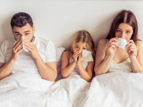 Family sneezing allergy symptoms