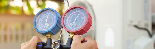 HVAC tech heat pump gauge